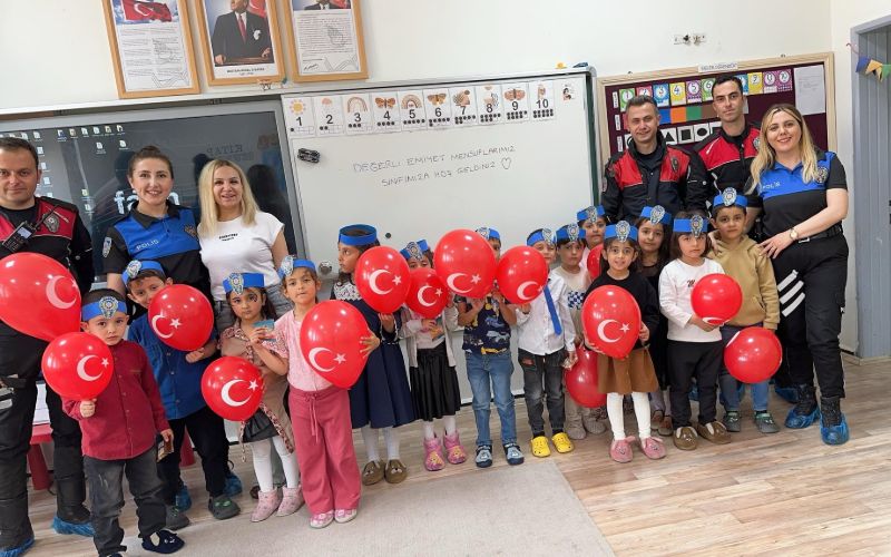 Toplum Destekli Polislik Şube Müdürlüğü ve Motosikletli Polis Timleri Tarafından Ana Sınıfı Öğrencilerine Eğitim Verildi