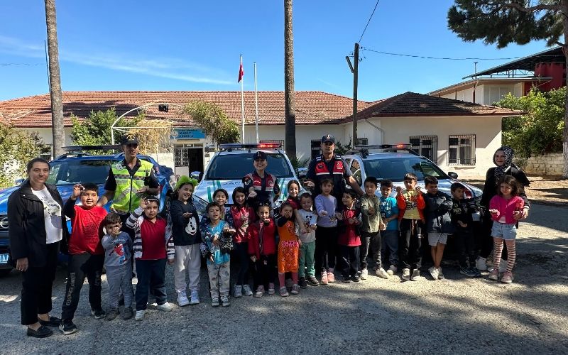 Bozdoğan’da Öğrencilere Ağaç Sevgisi Aşılandı, Tohum Topları Ormanlara Bırakıldı