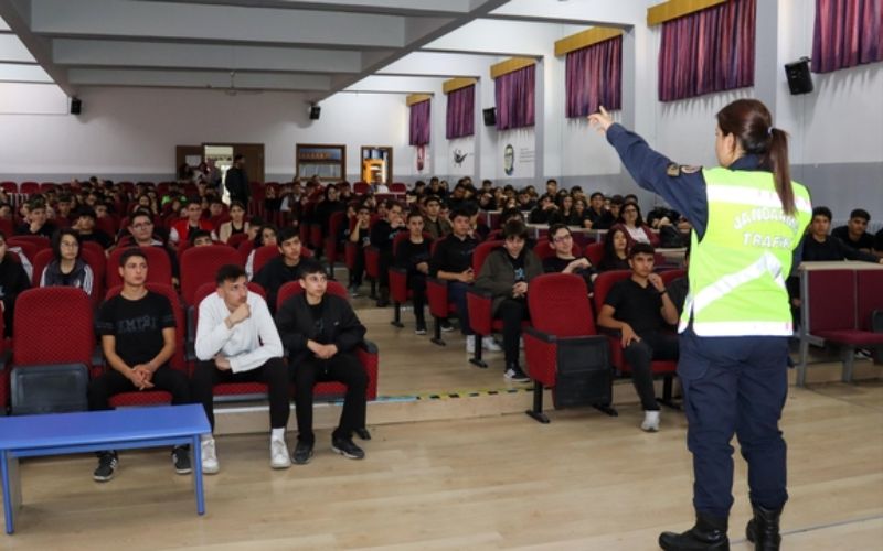 Kayseri'de Jandarma 260 Öğrenciye Trafik Eğitimi Verdi