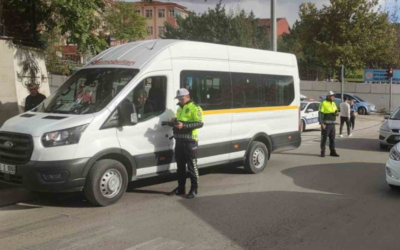 Kırıkkale’de Polis Ekipleri Okul Çevrelerinde Denetimlerini Sürdürüyor