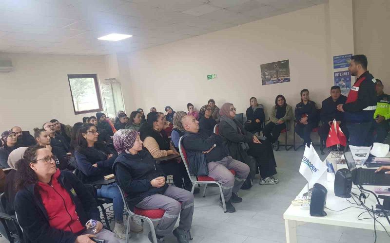 Eskişehir’de Jandarma Ekiplerince Fabrika Çalışanlarına Yönelik Bilgilendirme Semineri Düzenlendi