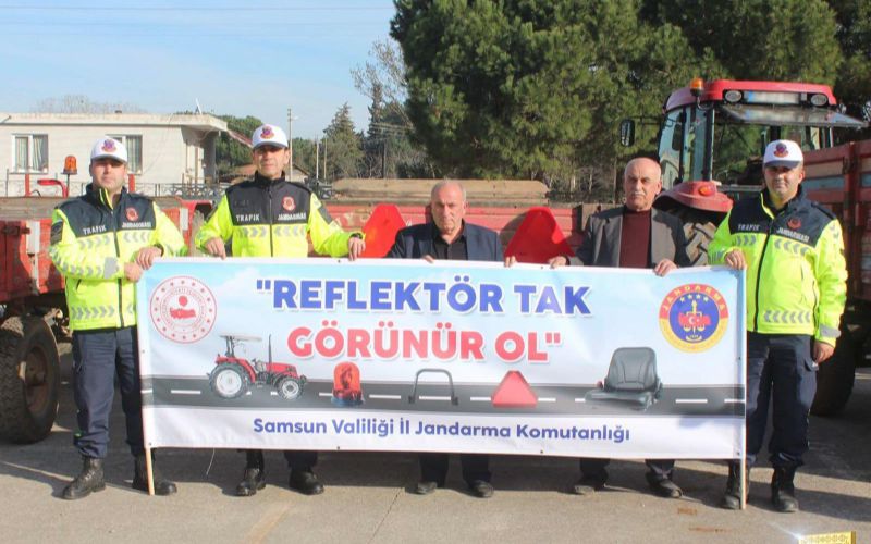 Jandarmadan Traktör Sürücülerine Reflektör Eğitimi Verildi