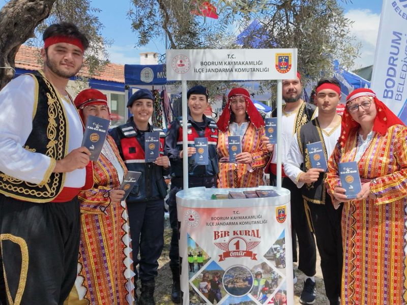 Jandarma, Canlar Şenliği'nde KADES'i Tanıttı