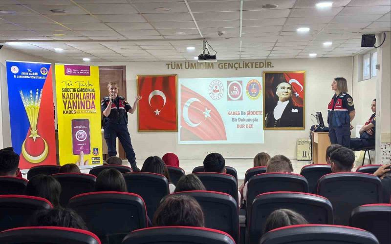 Jandarmadan Öğrencilere Güvenlik ve Zorbalık Eğitimi Verildi