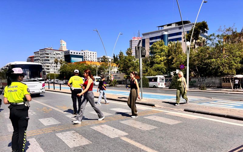 Adana’da Trafik Bilinciyle Güvende Yürüyün