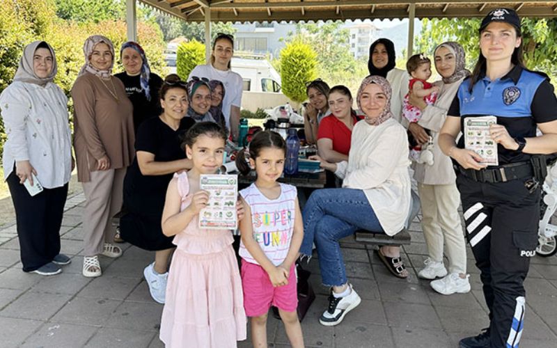 Antalya Emniyeti Yaz Sezonuyla Birlikte Turist Güvenliği, KADES-HAYDİ Uygulamaları, Yangın Riskine Karşı Kapsamlı Bilgilendirme Çalışmaları Yürütüyor