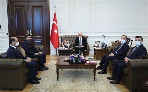 Cumhurbaşkanımız Sn. Erdoğan'ın talimatıyla AFAD Başkanlığımız koordinasyonunda ve STK'ların desteğiyle başlatılan İyilik Treni’nin ilk seferini uğurlanmasının ardından Bakanımız Sn. Soylu, Afganistan’ın Ankara Büyükelçisi Sn. Amir Muhammed Ramin’i kabul etti.