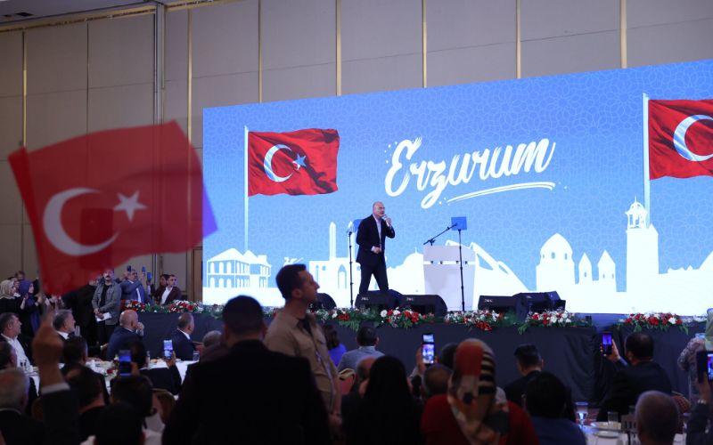 Bakanımız Sn. Süleyman Soylu İstanbul’da, Erzurumlu vatandaşlarımızla bir araya geldi.