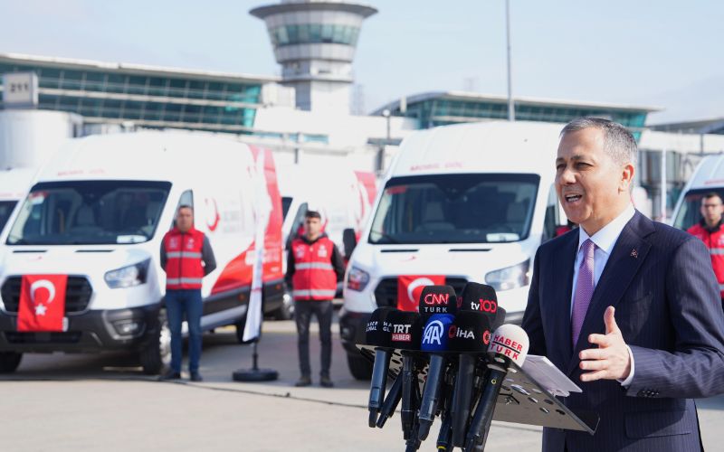 İçişleri Bakanımız Sayın Ali Yerlikaya, İstanbul’da 65 yeni Mobil Göç Noktası aracının teslimi kapsamında düzenlenen törene katıldı.