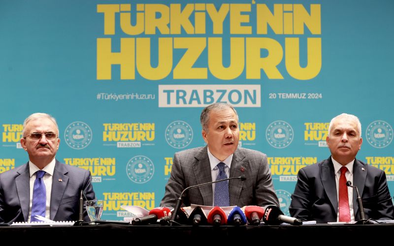 İçişleri Bakanımız Sayın Ali Yerlikaya Trabzon'da Türkiye'nin Huzuru Toplantısına Katıldı