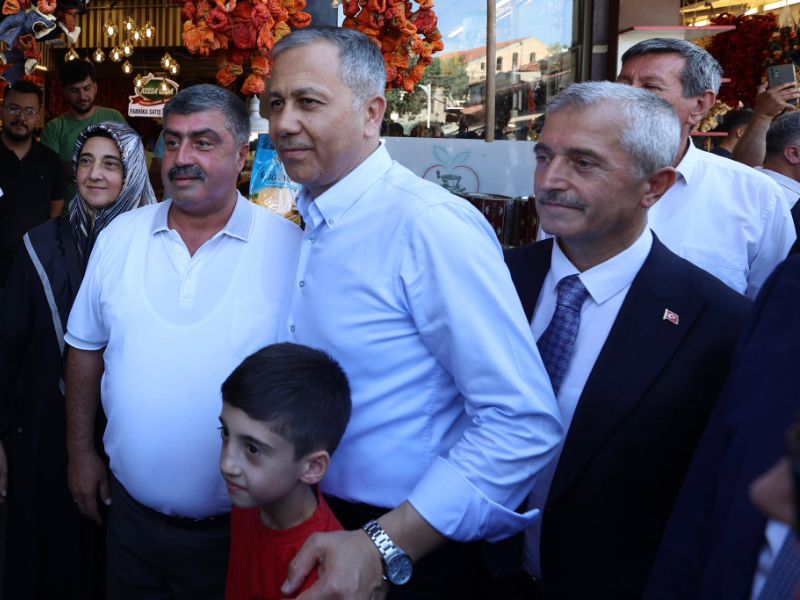 İçişleri Bakanımız Sayın Ali Yerlikaya, Gaziantep Esnafları ve Hemşehrileriyle Bir Araya Geldi