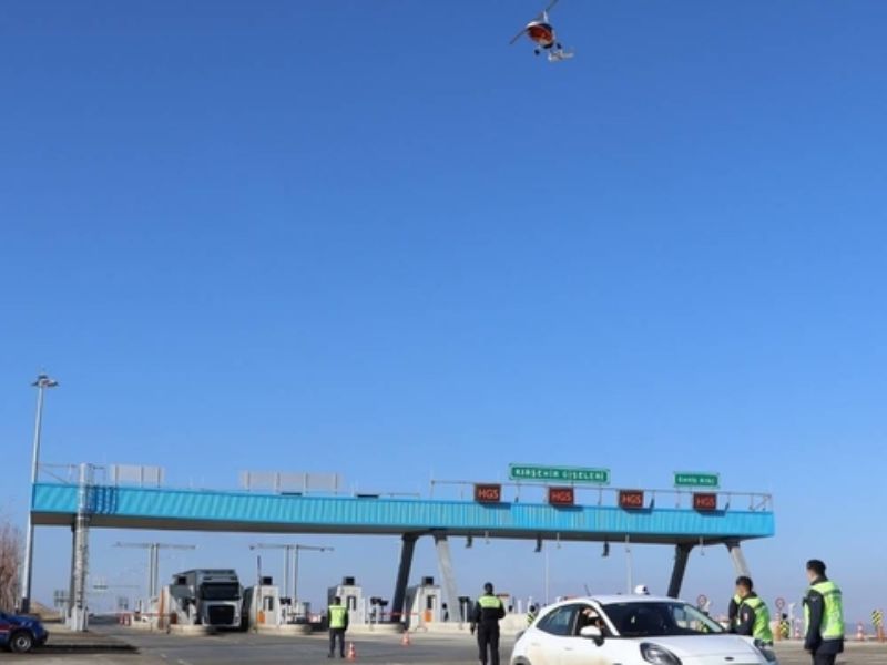  Kırşehir'de Jandarma Ekiplerince Cayrokopter Destekli Trafik Denetimi Gerçekleştirildi