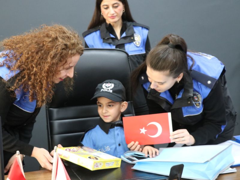 Özel Gereksinimli Muhammet Ali'nin Bir Günlüğüne Polis Olma Hayali Gerçekleşti