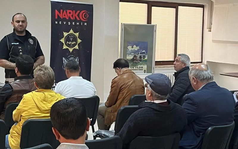 Nevşehir İl Emniyet Müdürlüğü Narkotik Suçlarla Mücadele Şube Müdürlüğü Ekipleri, Fahri Trafik Müfettişlerini Bilgilendirdi
