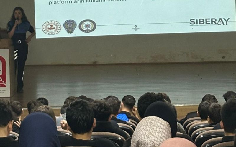 Bartın'da Öğrencilere Siber Güvenlik ve Bilinçli İnternet Kullanımı Eğitimi Gerçekleştirildi