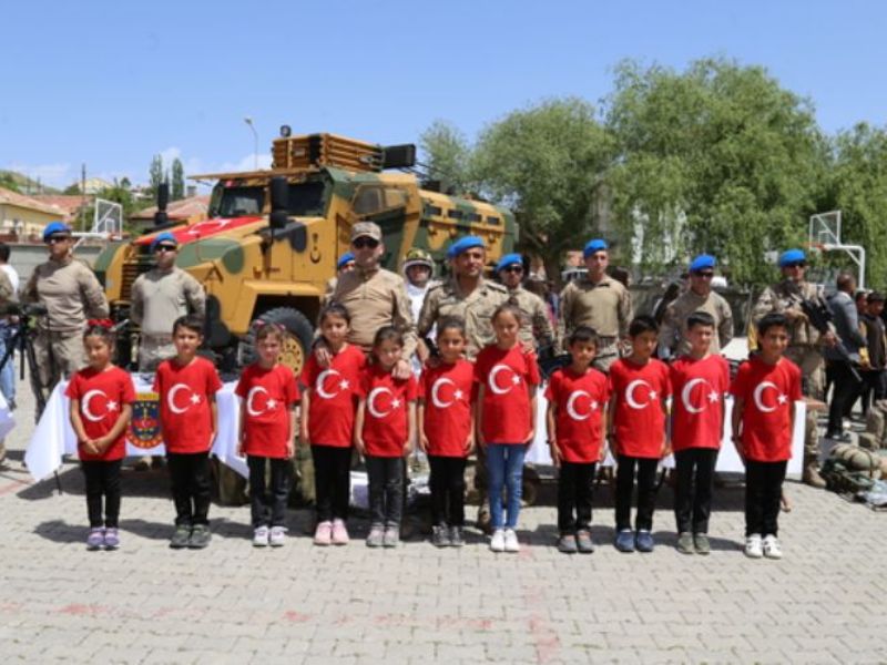 Sivas'ın Gemerek İlçesinde Öğrencilere Jandarmanın Tanıtımı Yapıldı