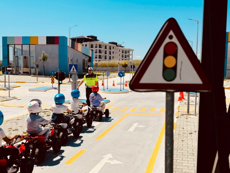 Tekirdağ İl Jandarma Komutanlığı'ndan Miniklere Trafik Bilinci Eğitimi Verildi