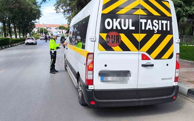 Manisa'da Okul Çevreleri ve Servis Araçlarına Yönelik Denetim
